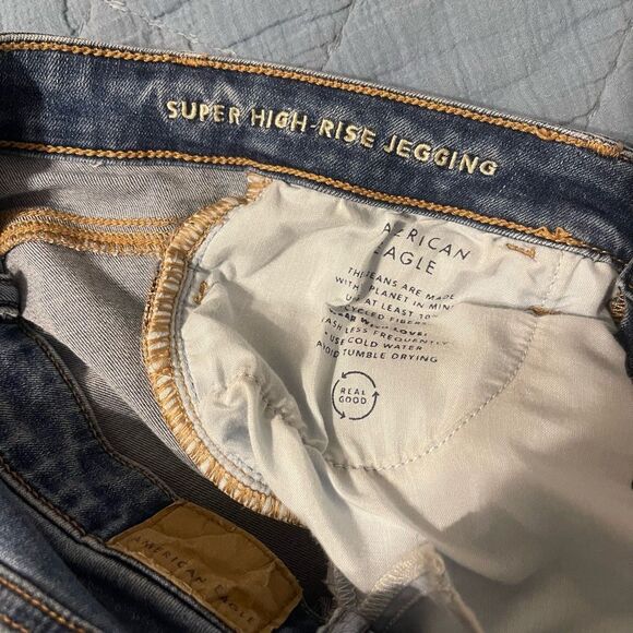 American Eagle Super High Rise Jegging 2 Short - Picture 6 of 8